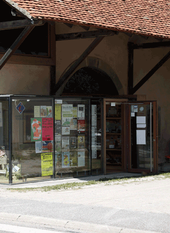 Vue de l'entrée de l'Office de Tourisme de l'Alsace Bossue